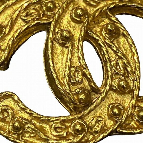 CHANEL Gold Logo Brooch - Picture 8 of 9